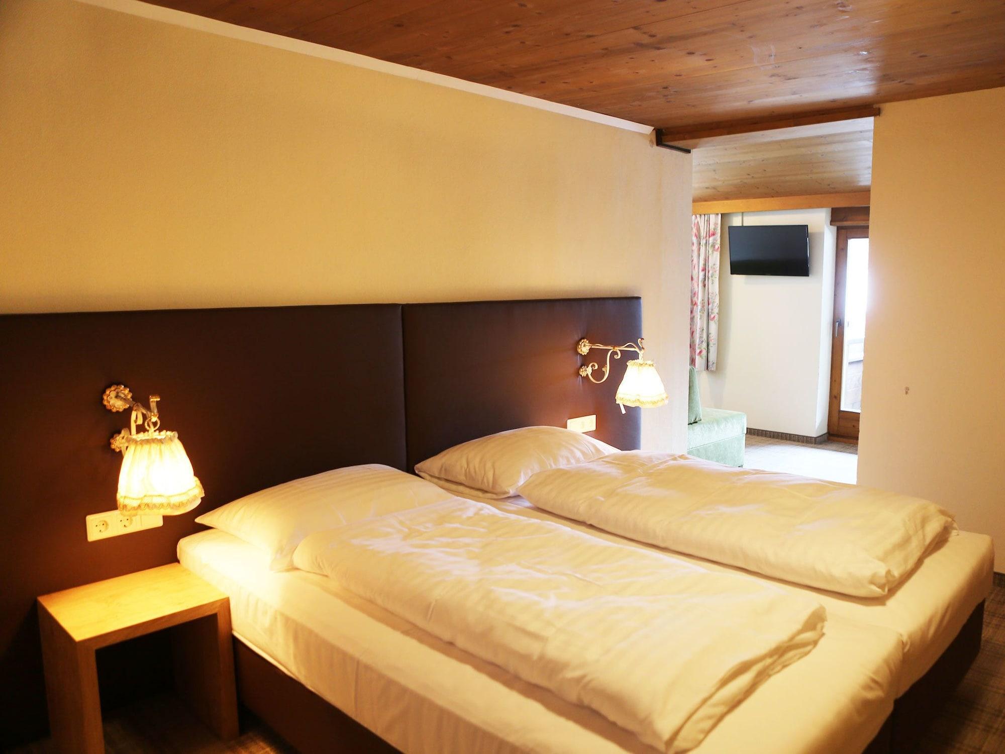 Gasthof Pension Madseiterhof Tux Dış mekan fotoğraf